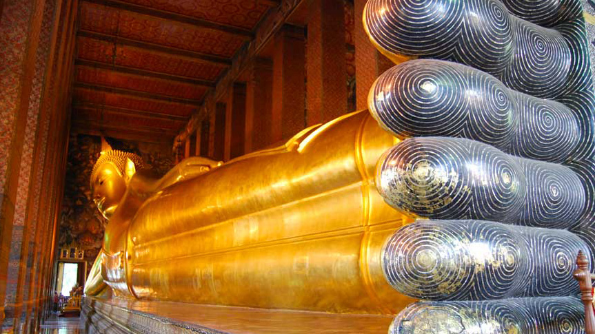 Wat pho Buddhist temple bangakok.jpg